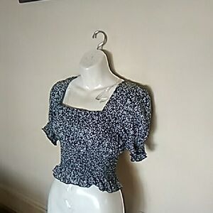 💲3⃣▶⏩Cotton On  Navy  and White Floral Blouse